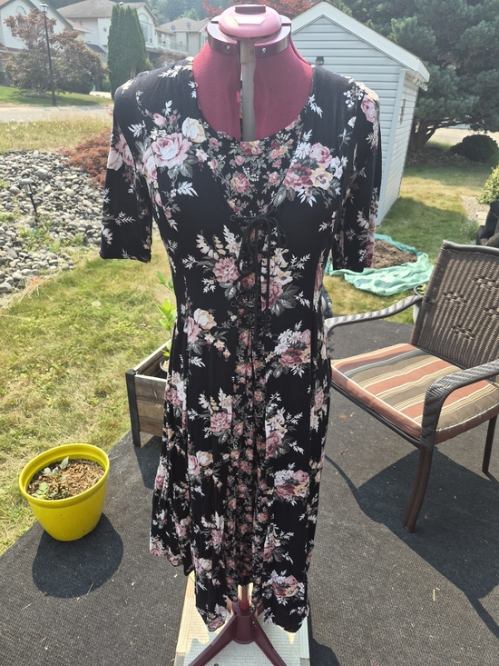 Nostalgia Dresses & Skirts - Vintage 90s Romantic Lace-Up Black Floral Midi Dress with Pink Roses